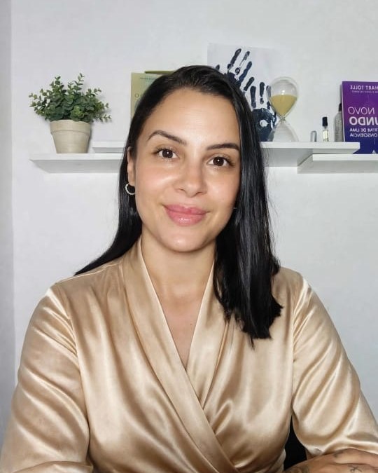 Mayara, terapeuta especializada em atendimento masculino